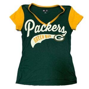NFL Team apparel Green Bay Packers size small V-neck T-shirt